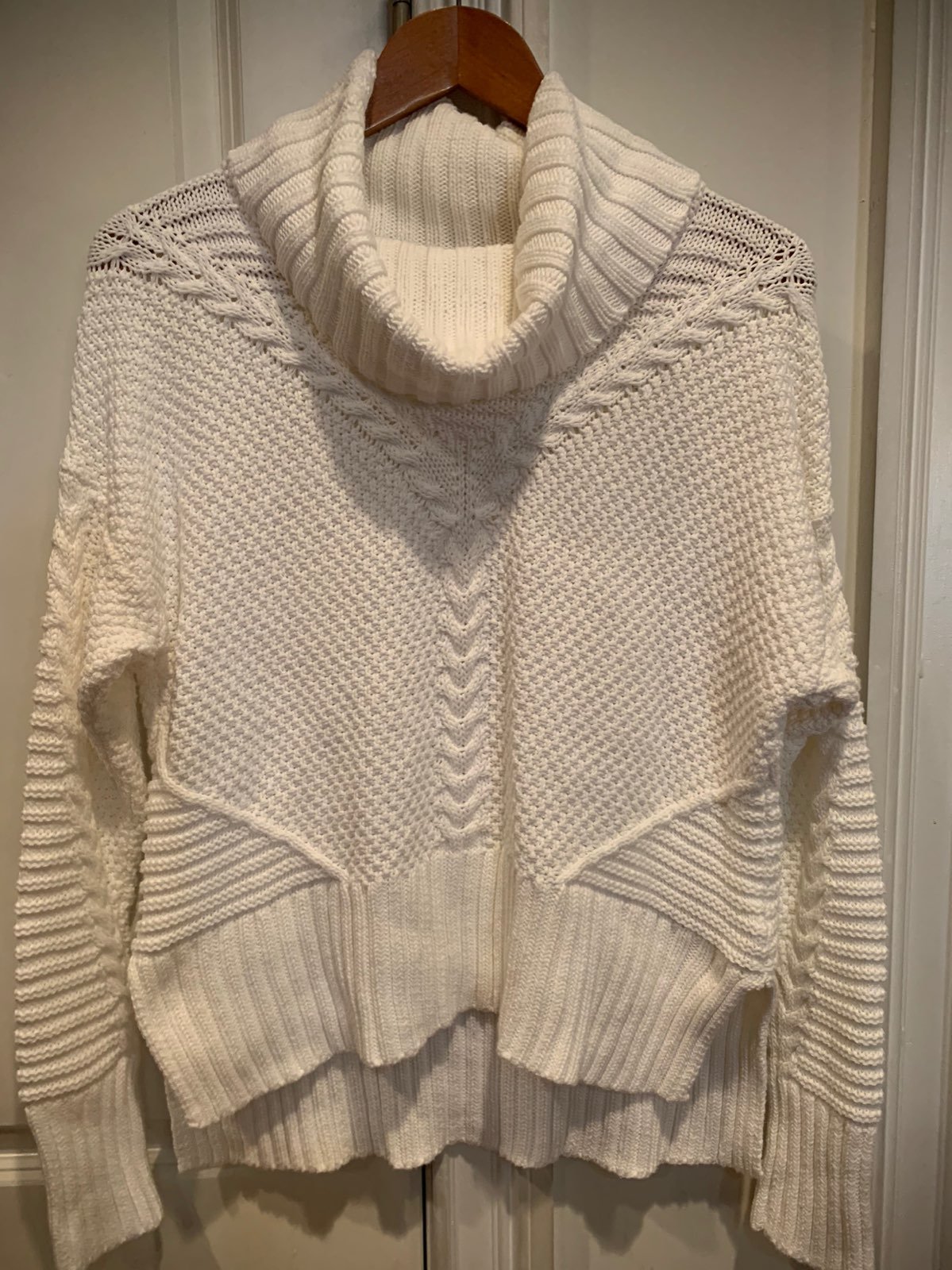Rachel Ashwell white Sweater