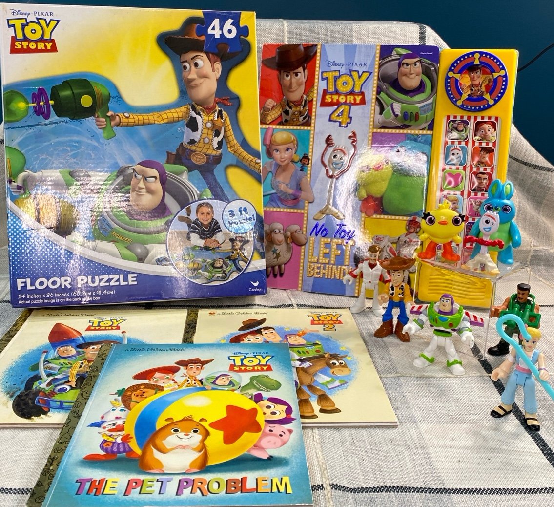Toy Story Fun! 8 Figures, Sound Book, Puzzle & 3 Books!