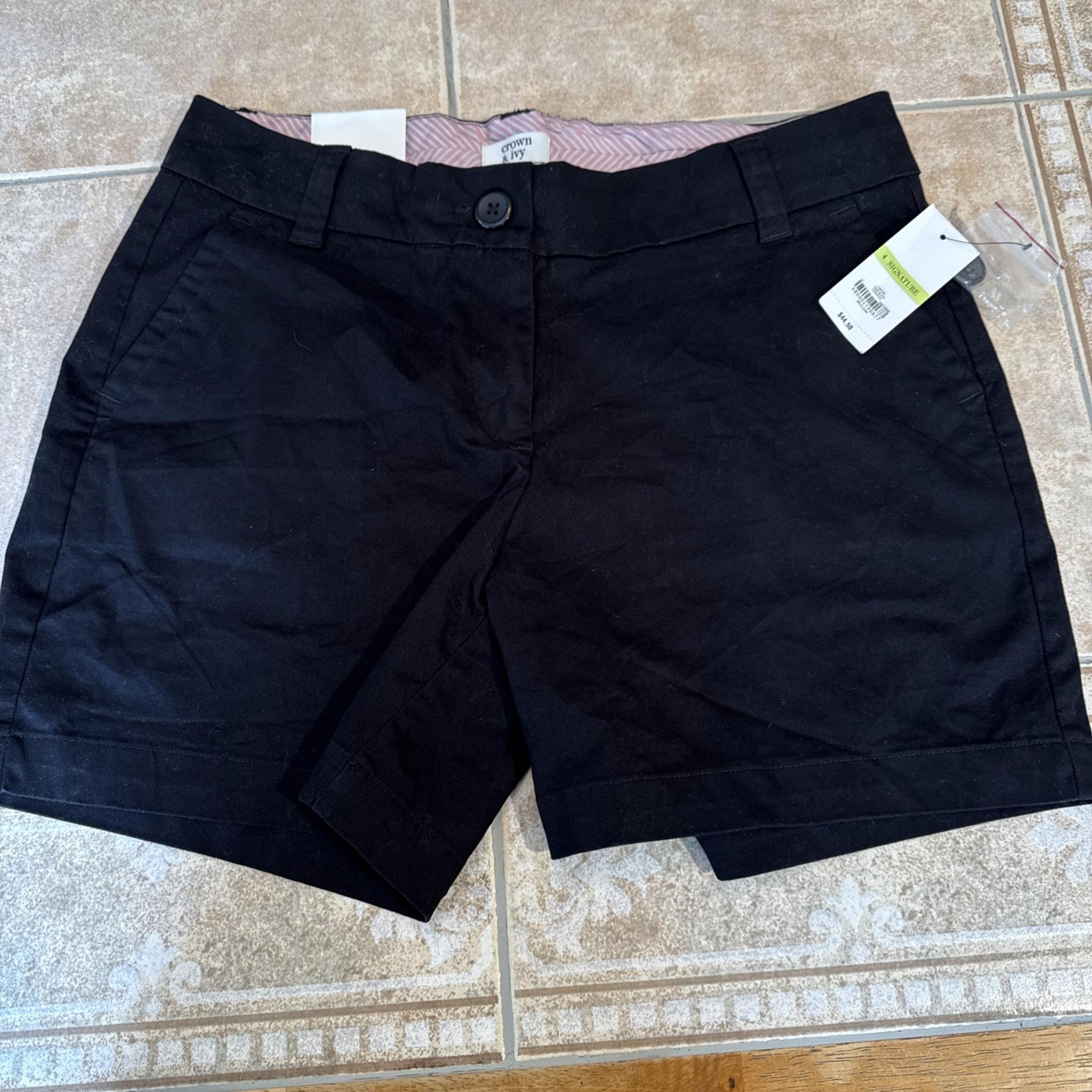 CROWN & IVY Caroline Core 5 in. Short (Navy) Women's 4. BNWT