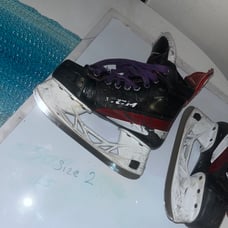 Ccm Ice Hockey Skates Size 2 Kids