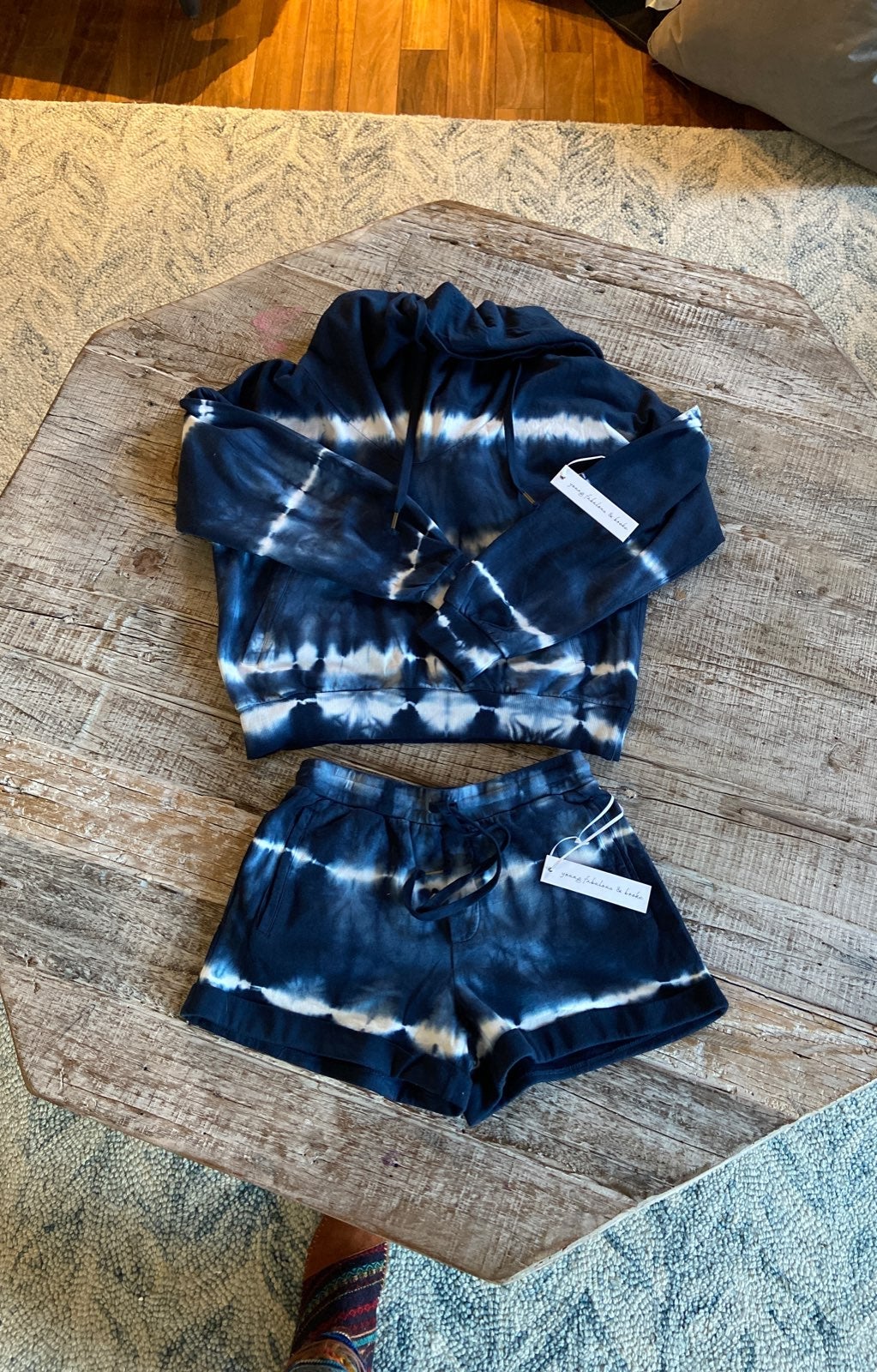 A set young fabulous broke blue tye dye