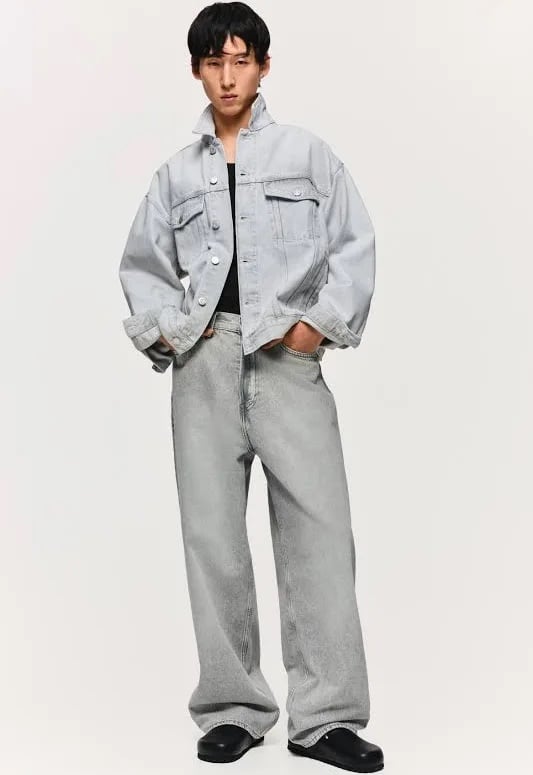 Trendy H&M “Baggy Baggy” jeans in size 31x30