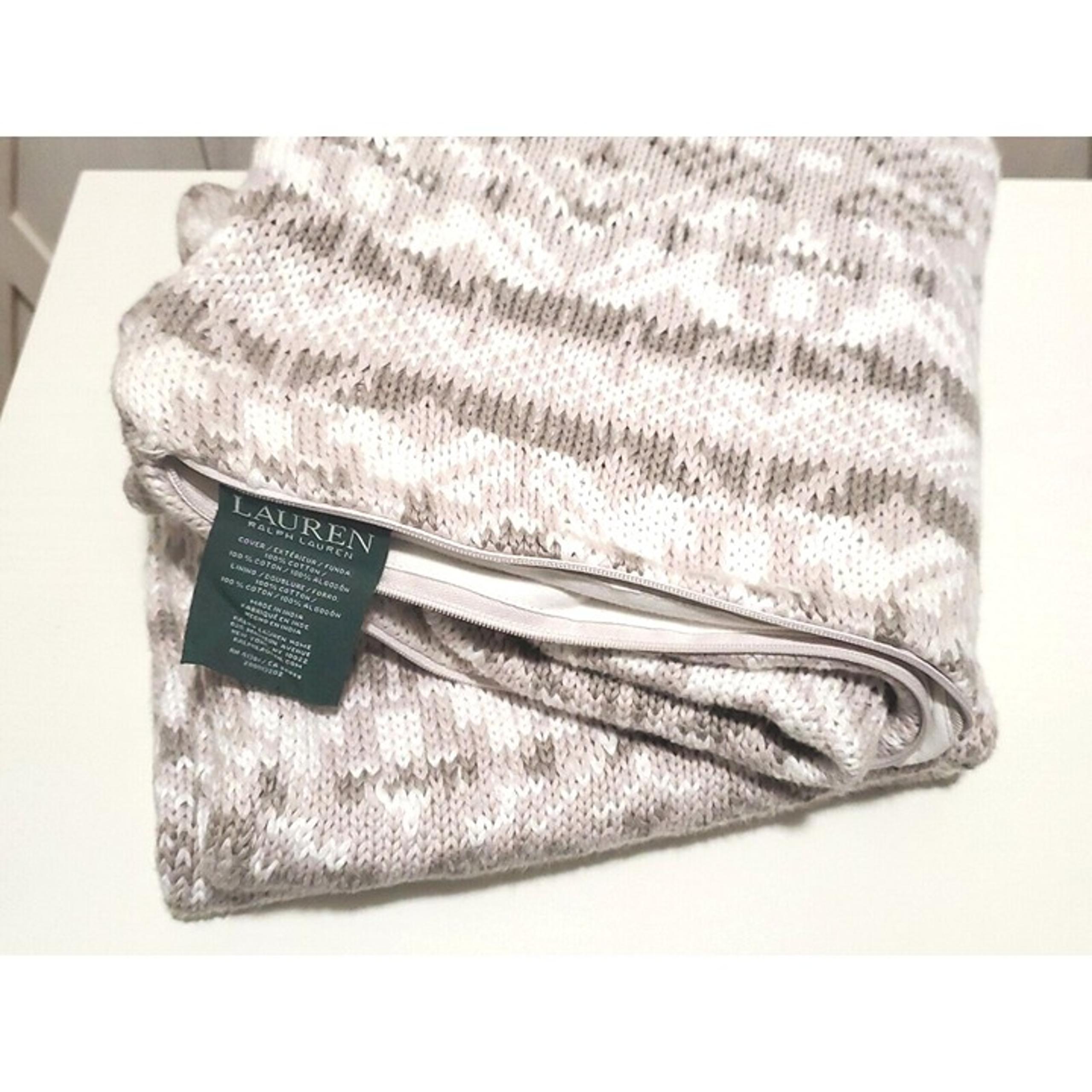 Ralph Lauren Highland Knit Throw Pillow Cover 20" X 20" Gray/Mauve/ White