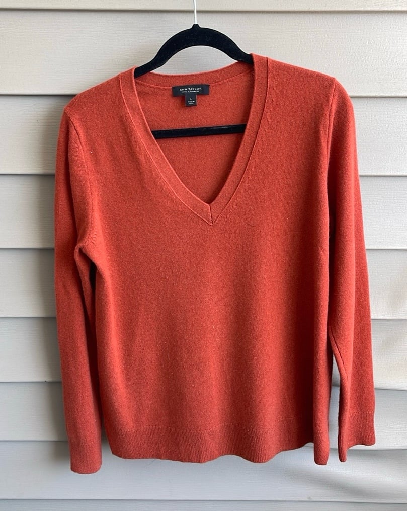 Ann Taylor 100% Cashmere Sweater V Neck Large Orange Preppy