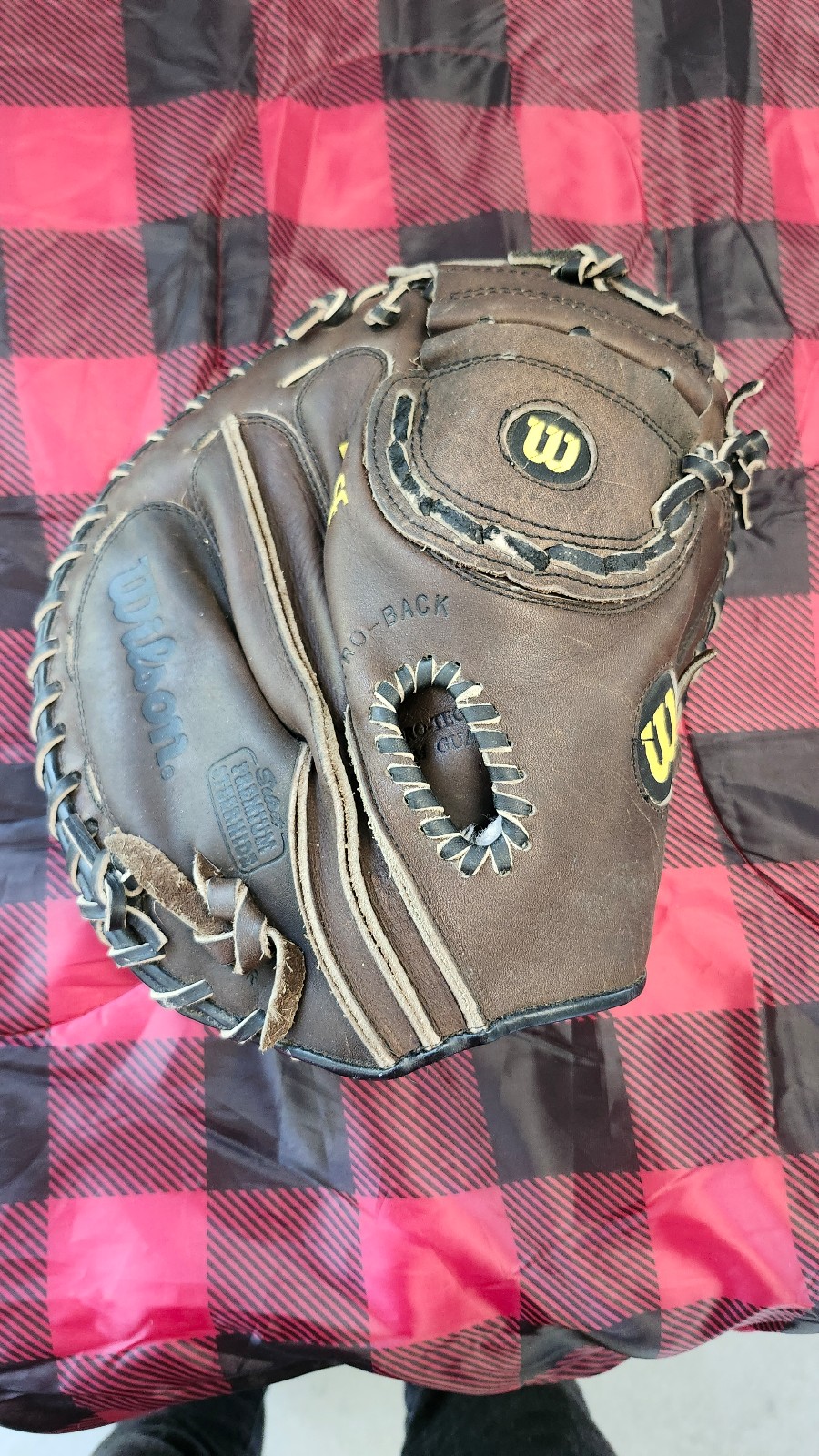 Wilson Staff Catcher's Mitt