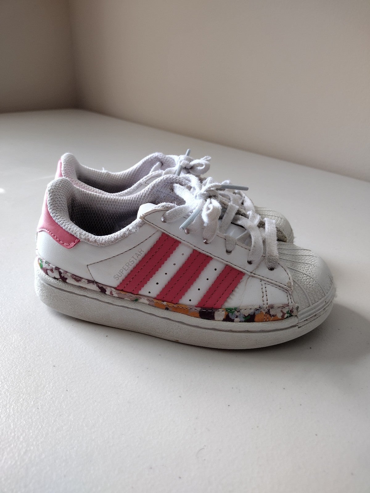 free shipping on all orders Girl Adidas Superstar Size 11K Kids free shipping on all orders Girl Adidas Superstar Size 11K Kids