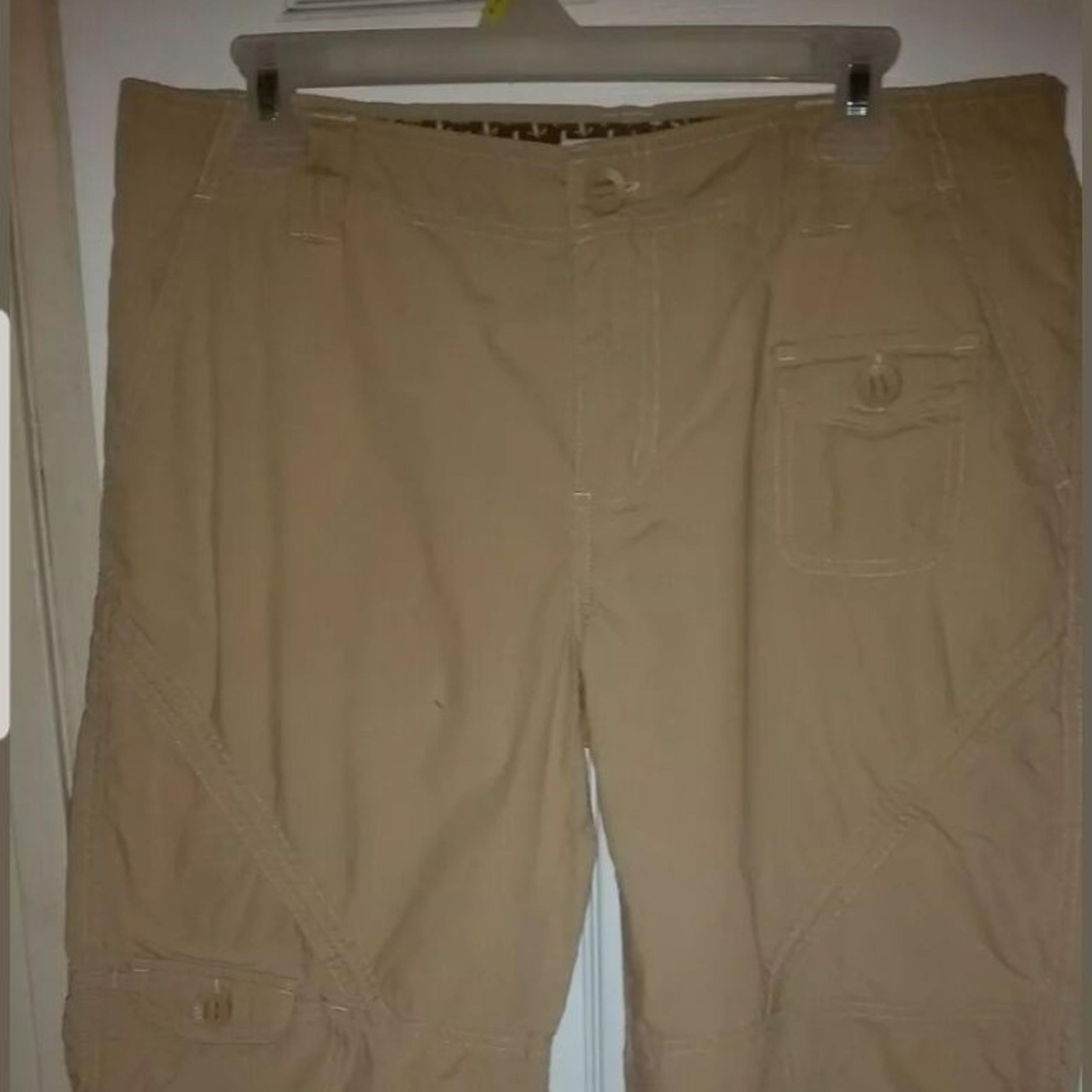 Womens columbia capris size 10, 14 inch