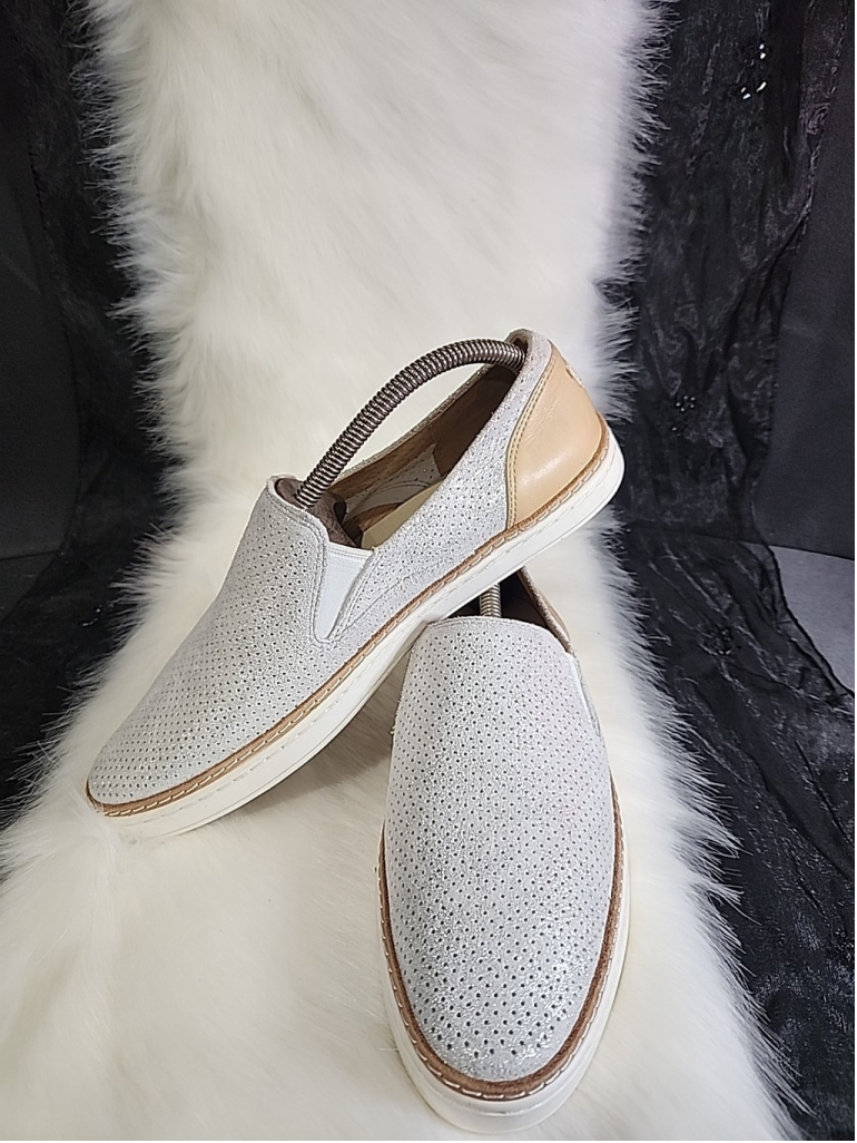 Ugg Adley Women's Perforated Silver Suede Sneakers Comfort Slip On Size 9.5