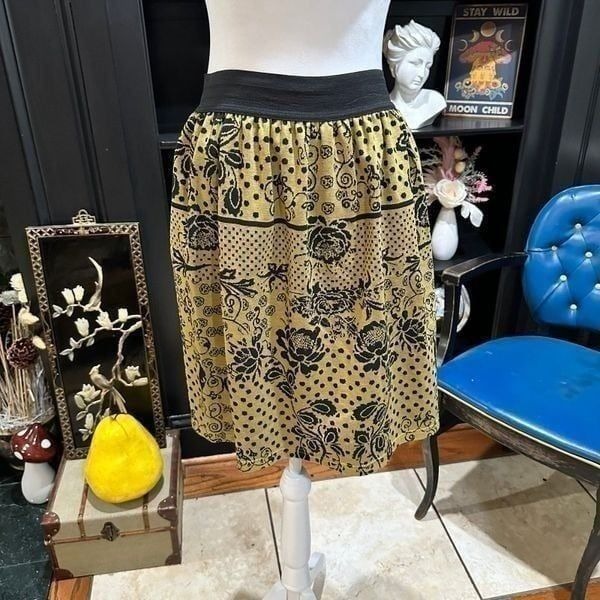Zaza Couture NWT Olive Green Floral Skirt Size Small