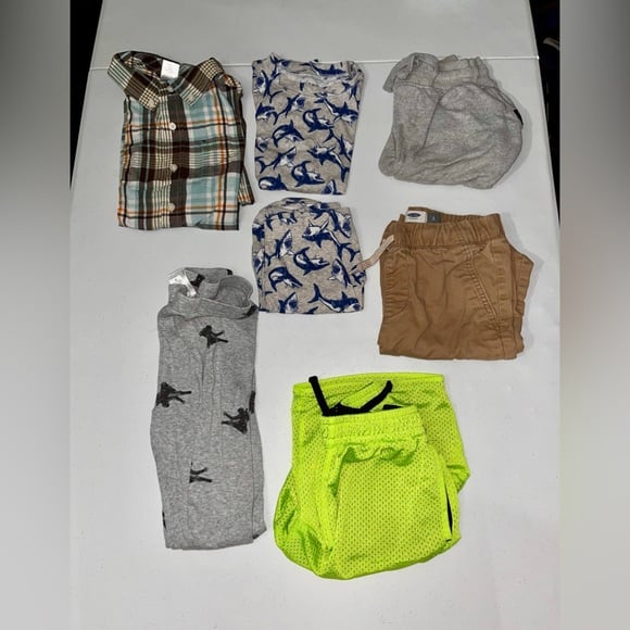 Bundle of 17 Boys Clothes