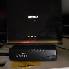 Router gratis. COMBO. 3OO M b p s ..