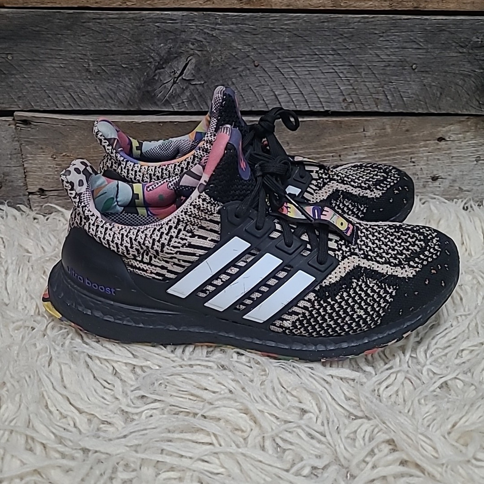ADIDAS Ultraboost 5.0 DNA LOVE UNITES PRIDE Running Shoe Womens 9 Mens 8