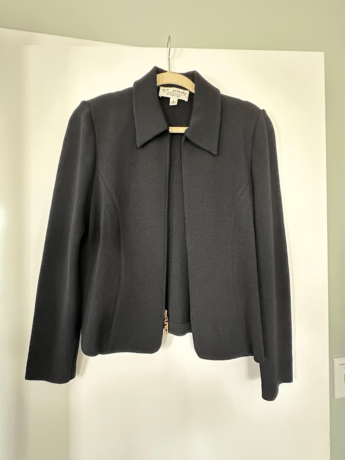 St. John Essential Zipper Jacket - Size 8