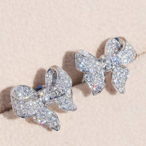 18K White Gold Diamond Bow Knot Earrings
