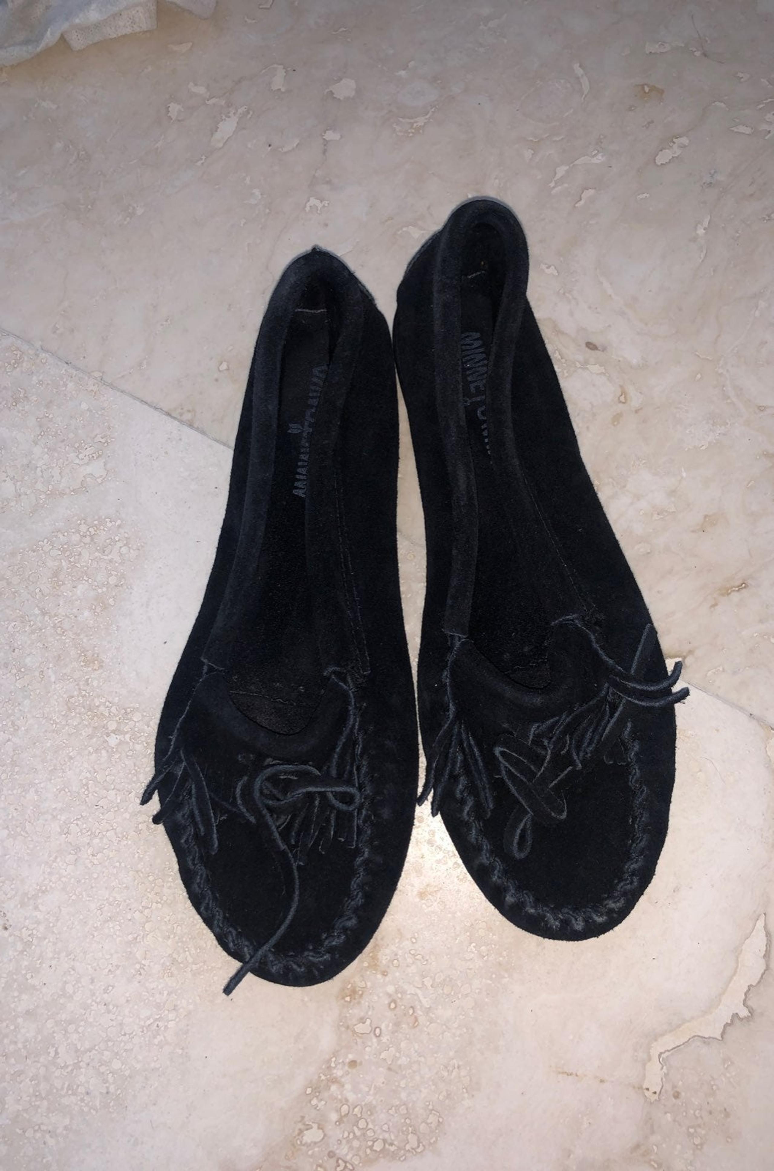 minnetonka moccasins size 7