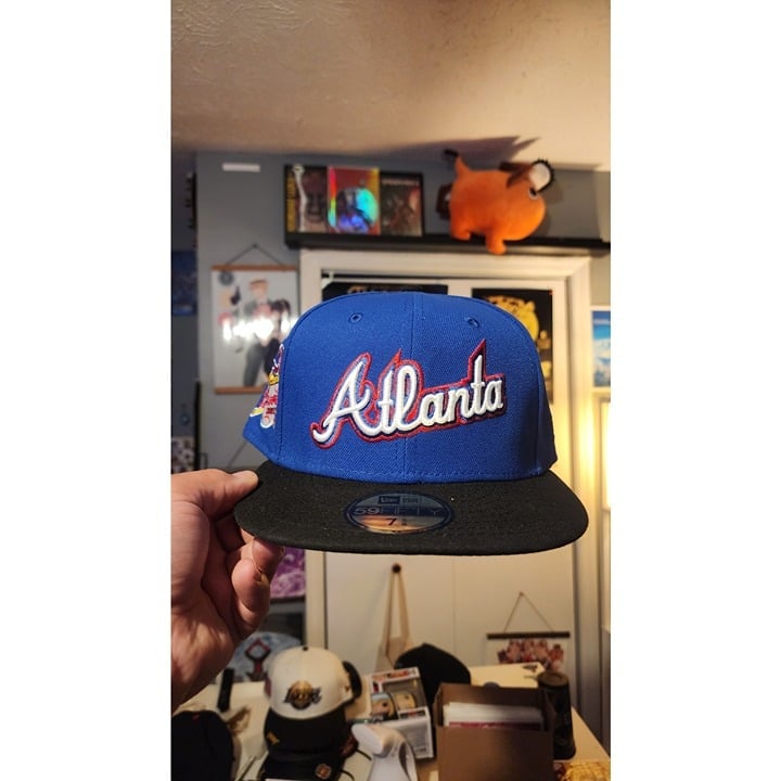NEW ERA 59FIFTY BLUE/BLACK ATLANTA BRAVES SCRIPT W/ 30TH ANNIVERSARY SIDE PATCH