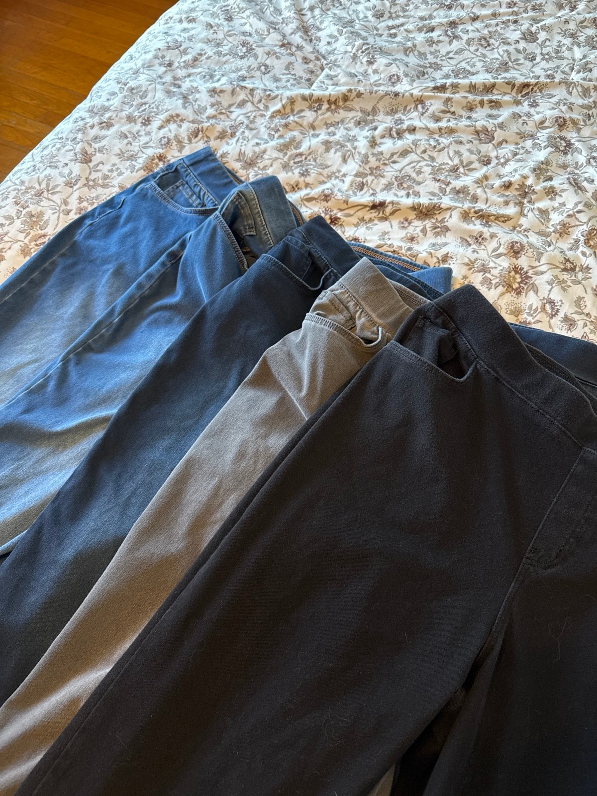 LOGO pull on jean leggings size 20WT