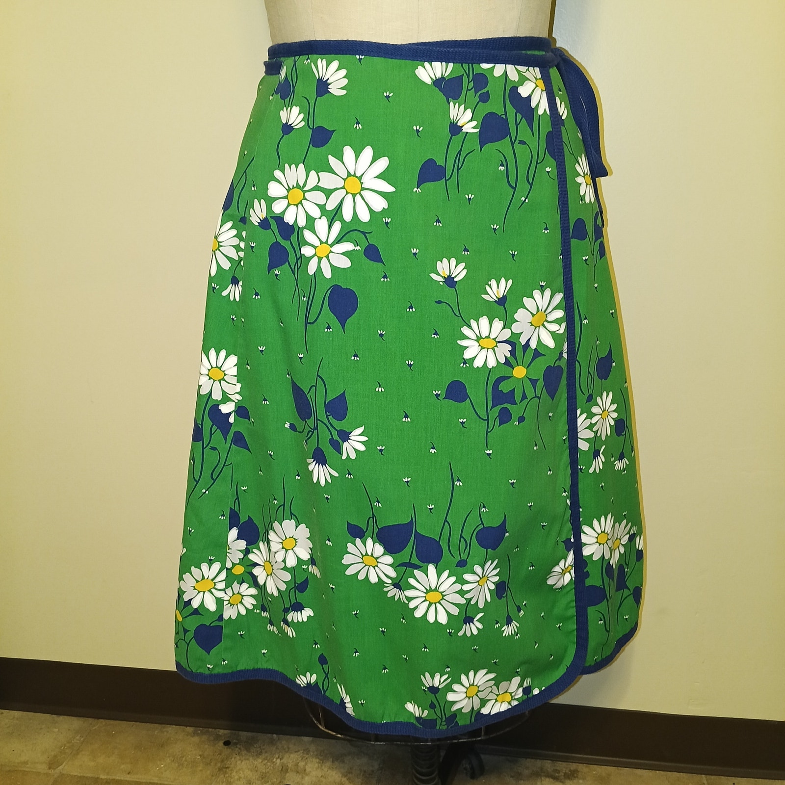 Reversible Vintage 70s Blue-Green-White Floral & Polka Dot Wrap Skirt L