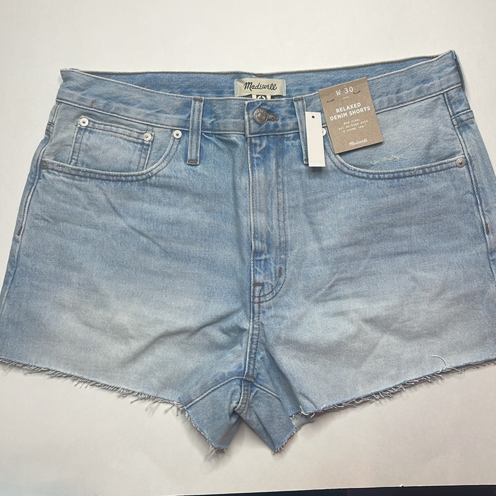 NWT madewell light blue relaxed Essen wash jean shorts size 30