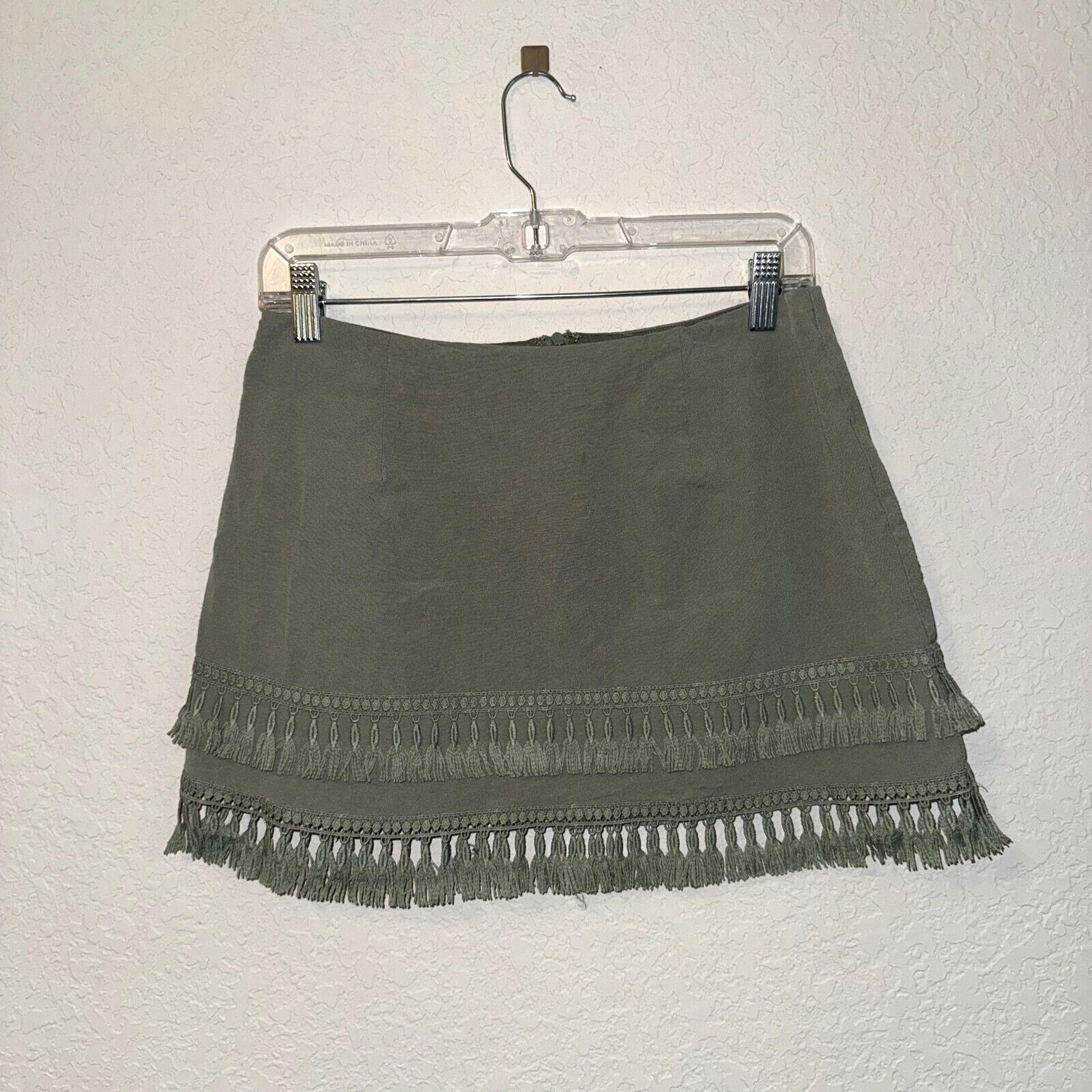 LuLus Mini Skirt Women's Small Olive Green Rayon Fringe Tiered Classic Back Zip