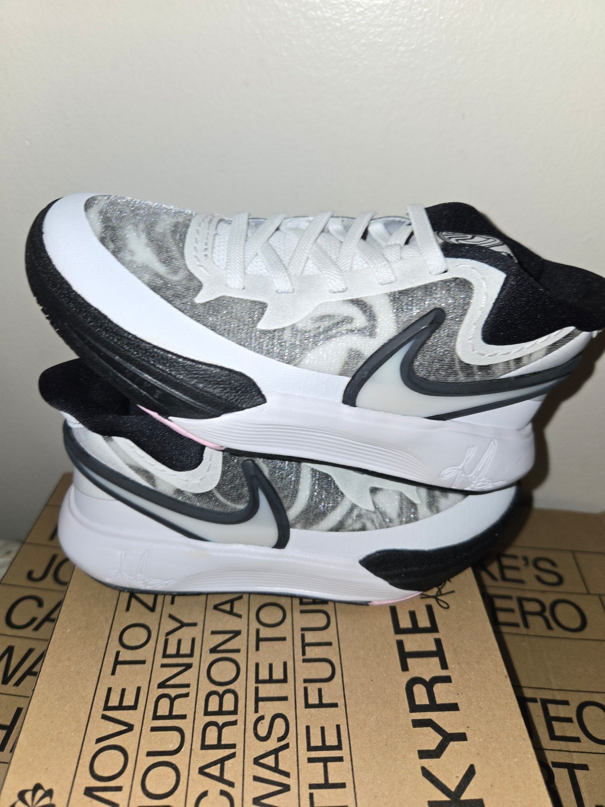 Nike kyrie 8 11c black/ white