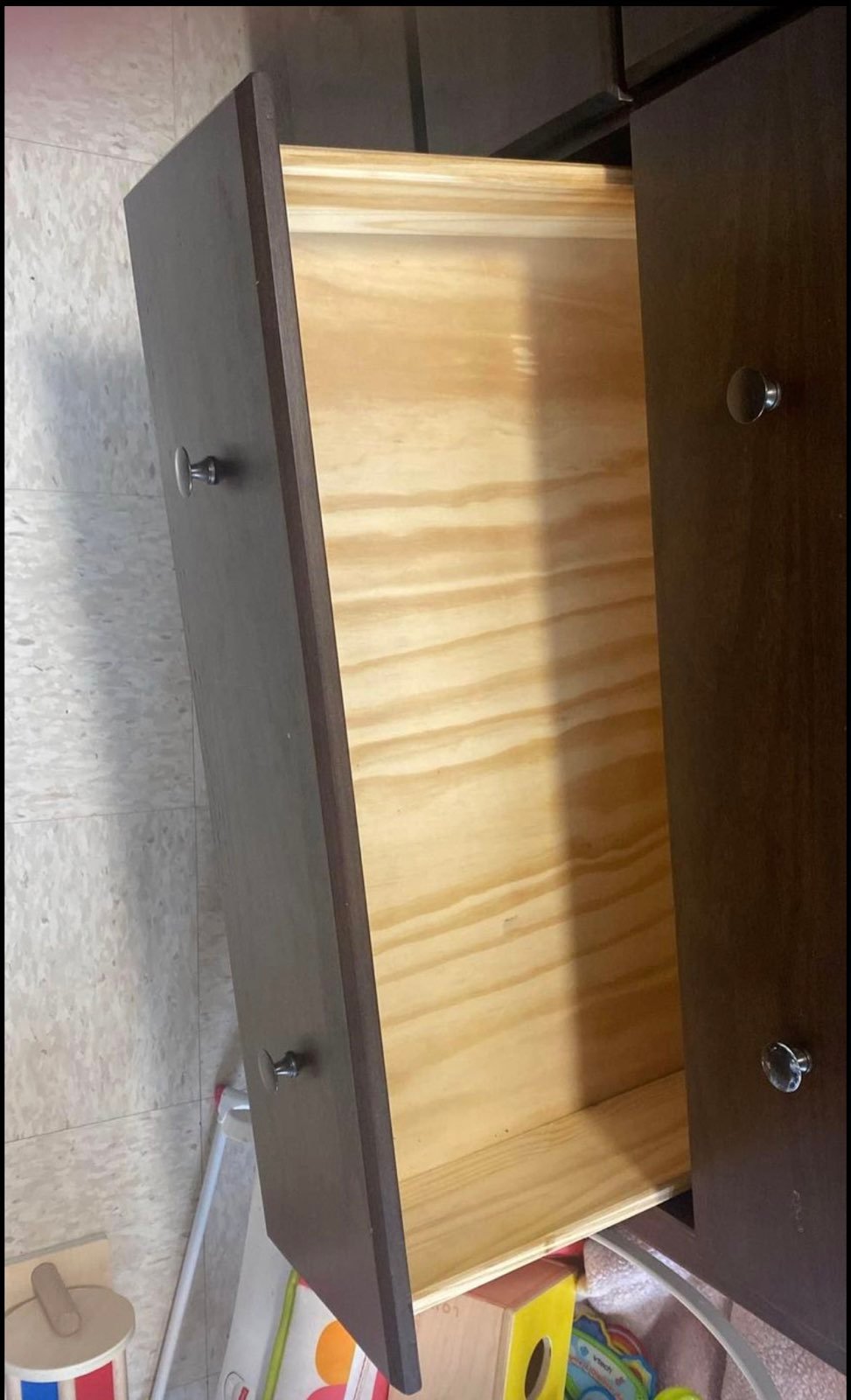 6 drawer in a really good condition 63X30