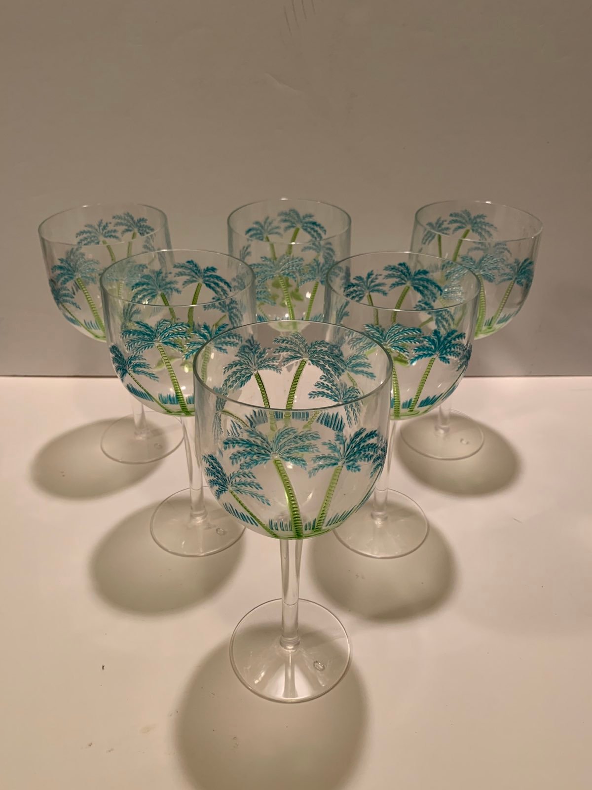 SET OF 6 TIKI/TROPICAL THEMED GLASSES.