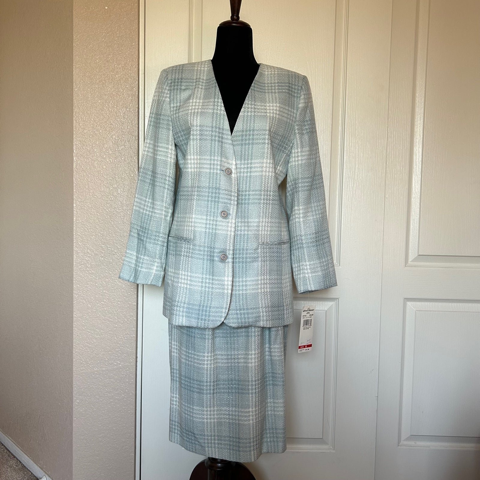 Vintage NWT Alfred Dunner Aqua and Cream Jacket and Skirt Suit Size 8