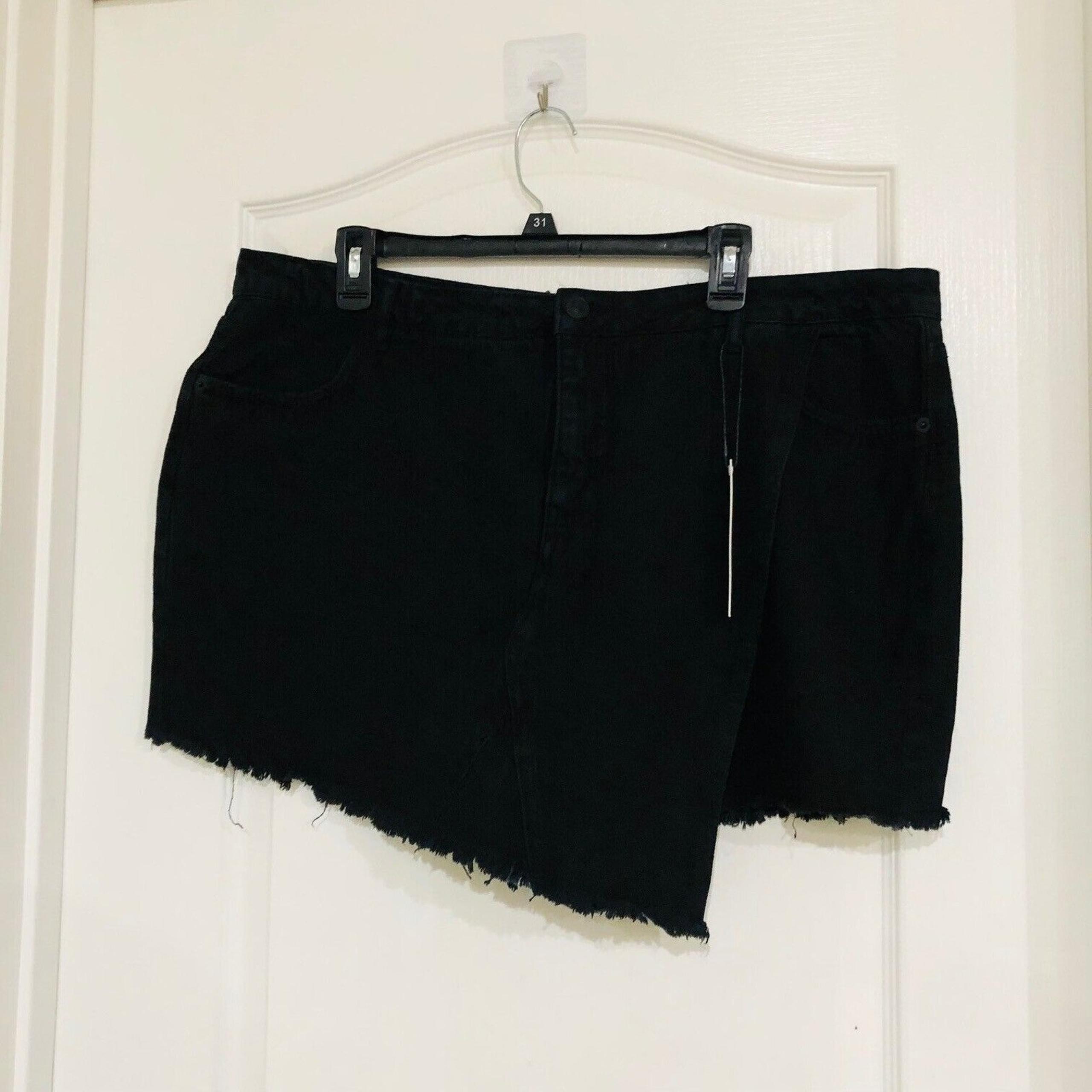 Highway Jeans Womens Skort Size 18 Denim Distressed Raw Hem Dark Wash NWT