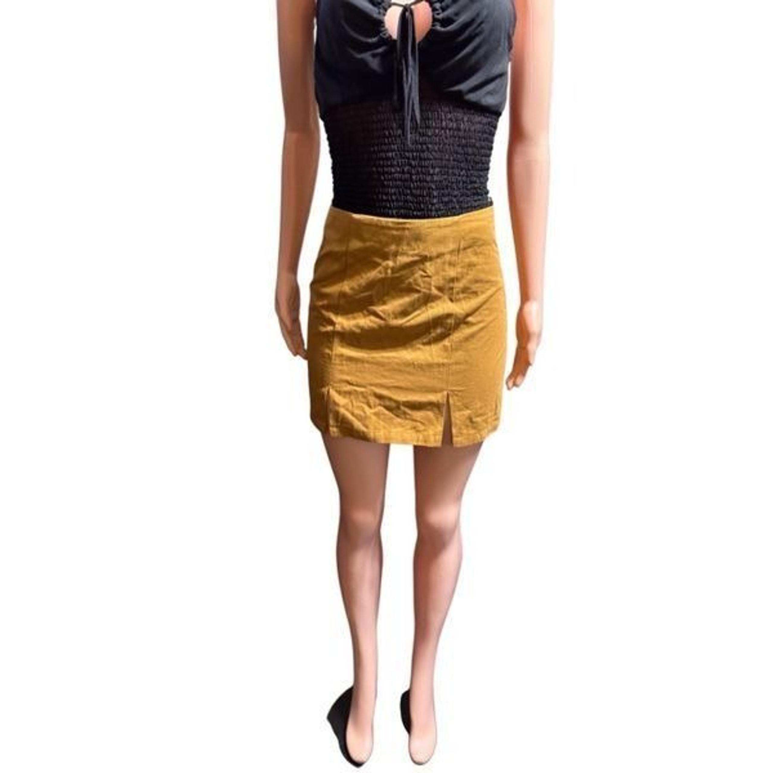 Forever 21 mustard mini skirt with slit M