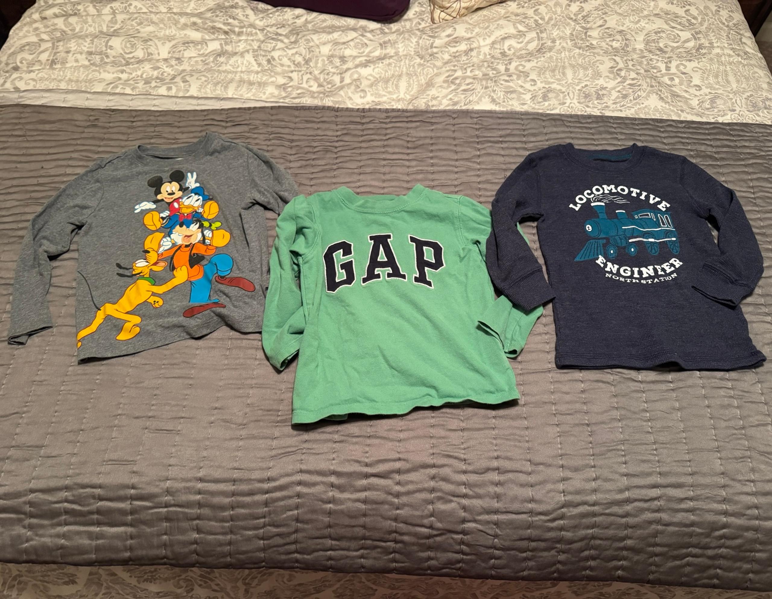 Disney / GAP / Jumping Beans long Sleeve t-shirt bundle 3T