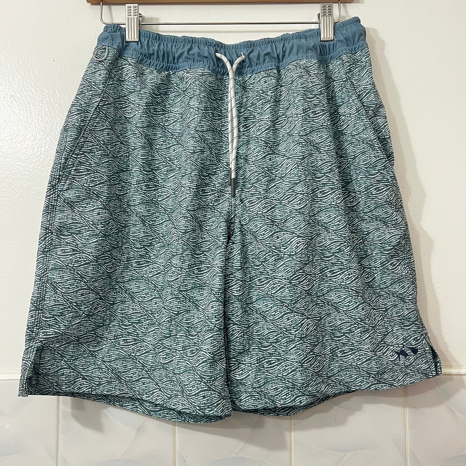 Fish Hippie Co Medium Blue Volley Short Swim Trunks Wave Print Lined Quick Dry