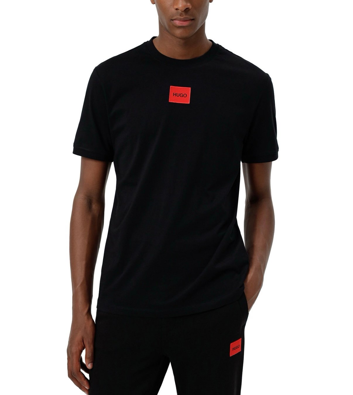 68 HUGO BOSS Men's Logo Patch T-Shirt