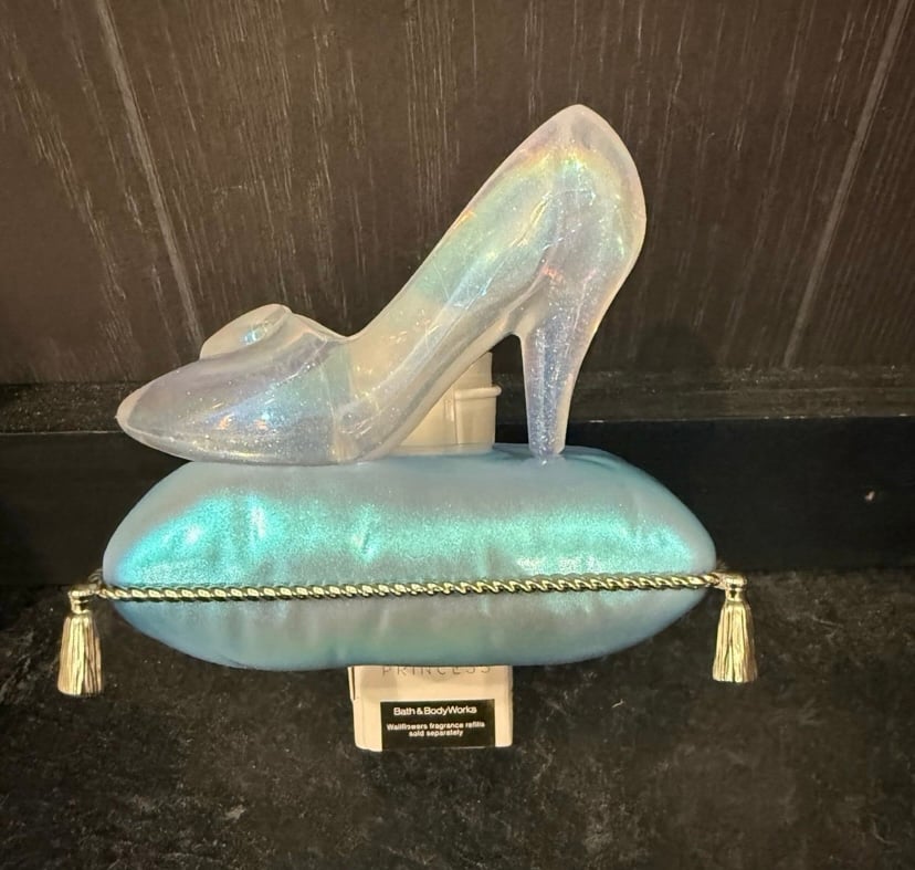 Bath and body works Disney Cinderella Wallflower plugin