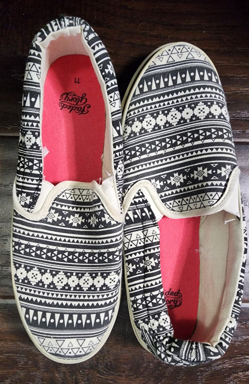 Faded glory white canvas shoes cheap
