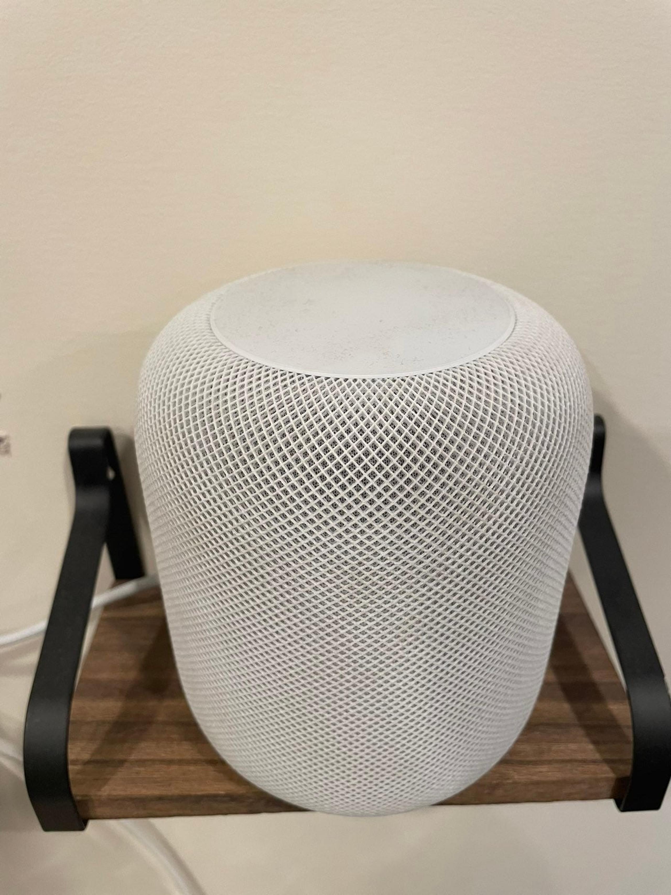 Apple HomePod Bluetooth Speaker in White