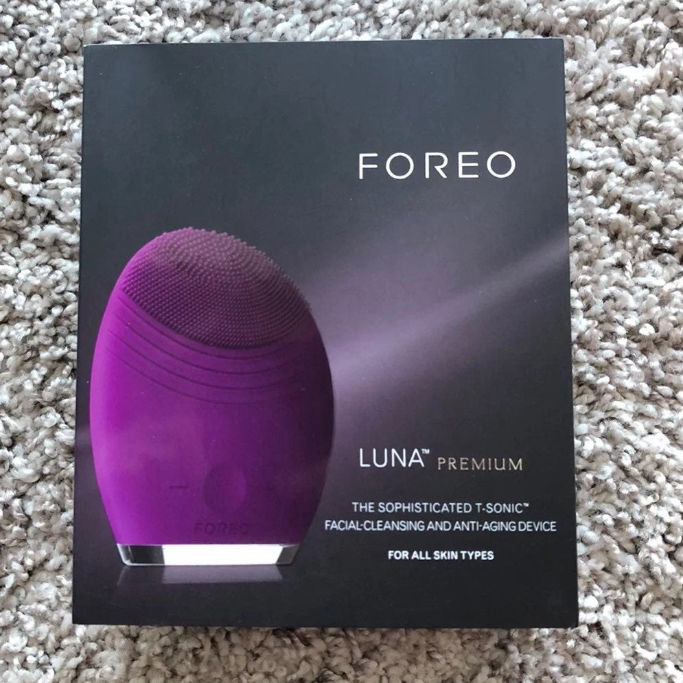 Foreo Luna Premium Cleansing Brush