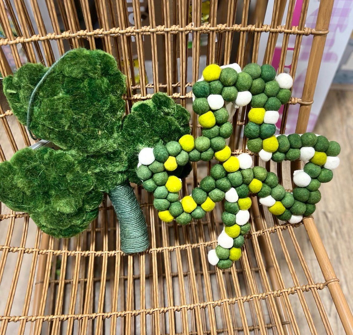 2 shamrock wreaths !