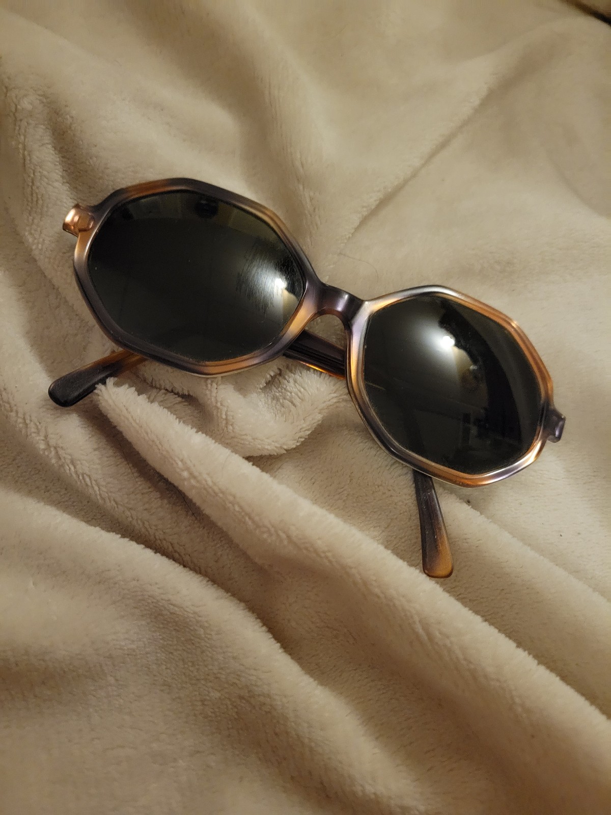 Ray ban carnae frame in BRITT tortoiseshell color sunglasses