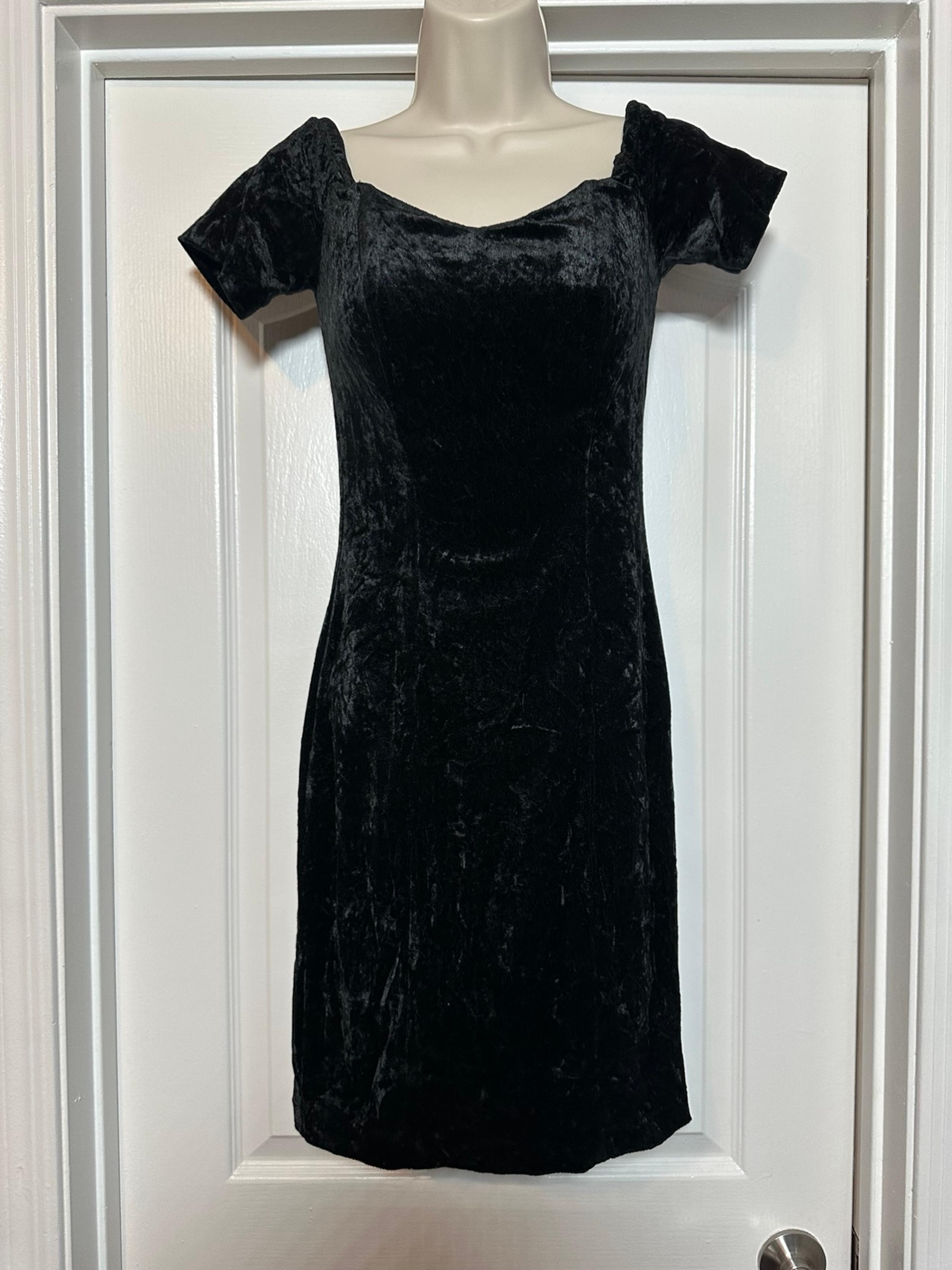 90s Vintage All That Jazz Black Velvet Short Sleeve Halter Neckline Mini Dress
