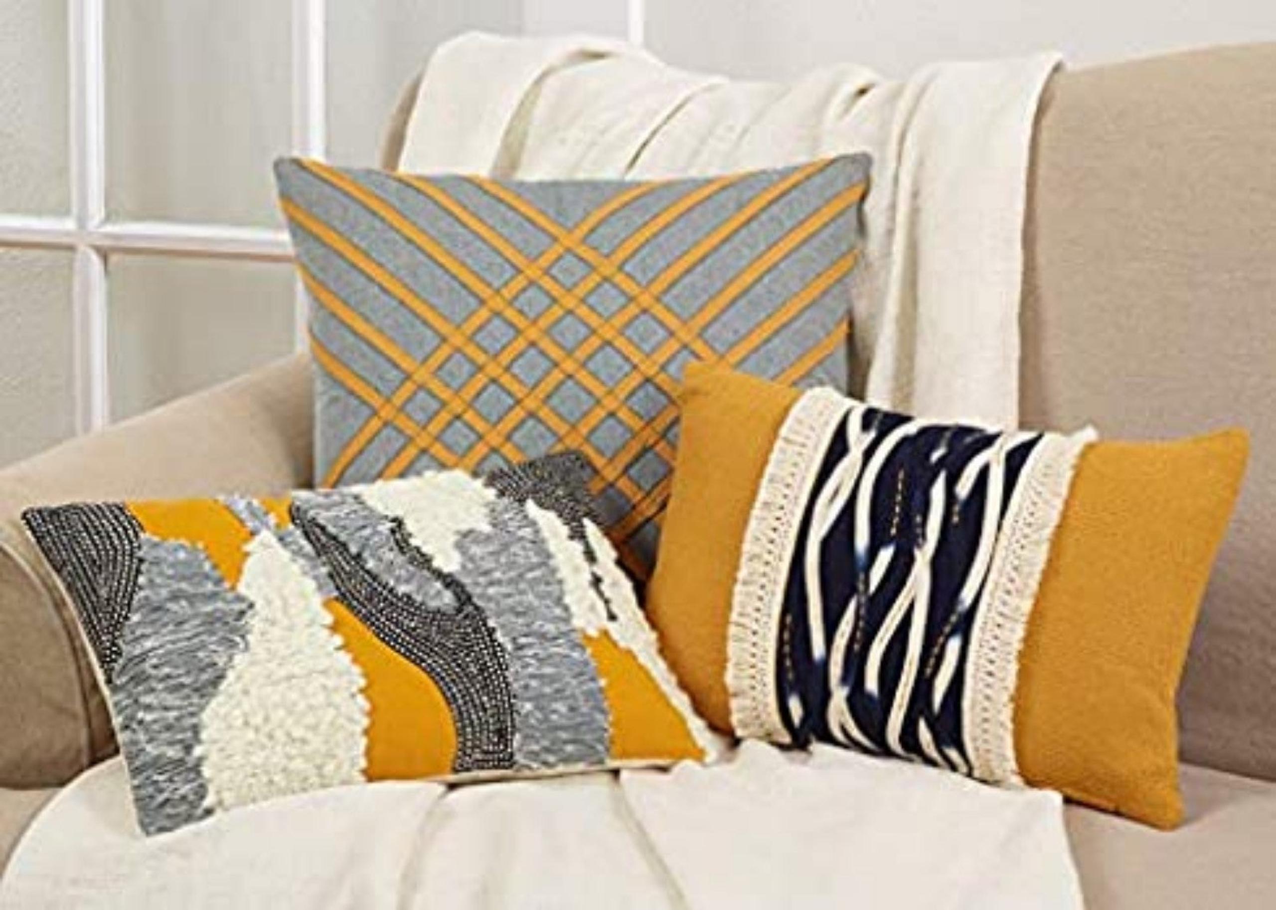 SARO LIFESTYLE Boucle Yarn Appliqué $176 Throw Pillow with Down Filling