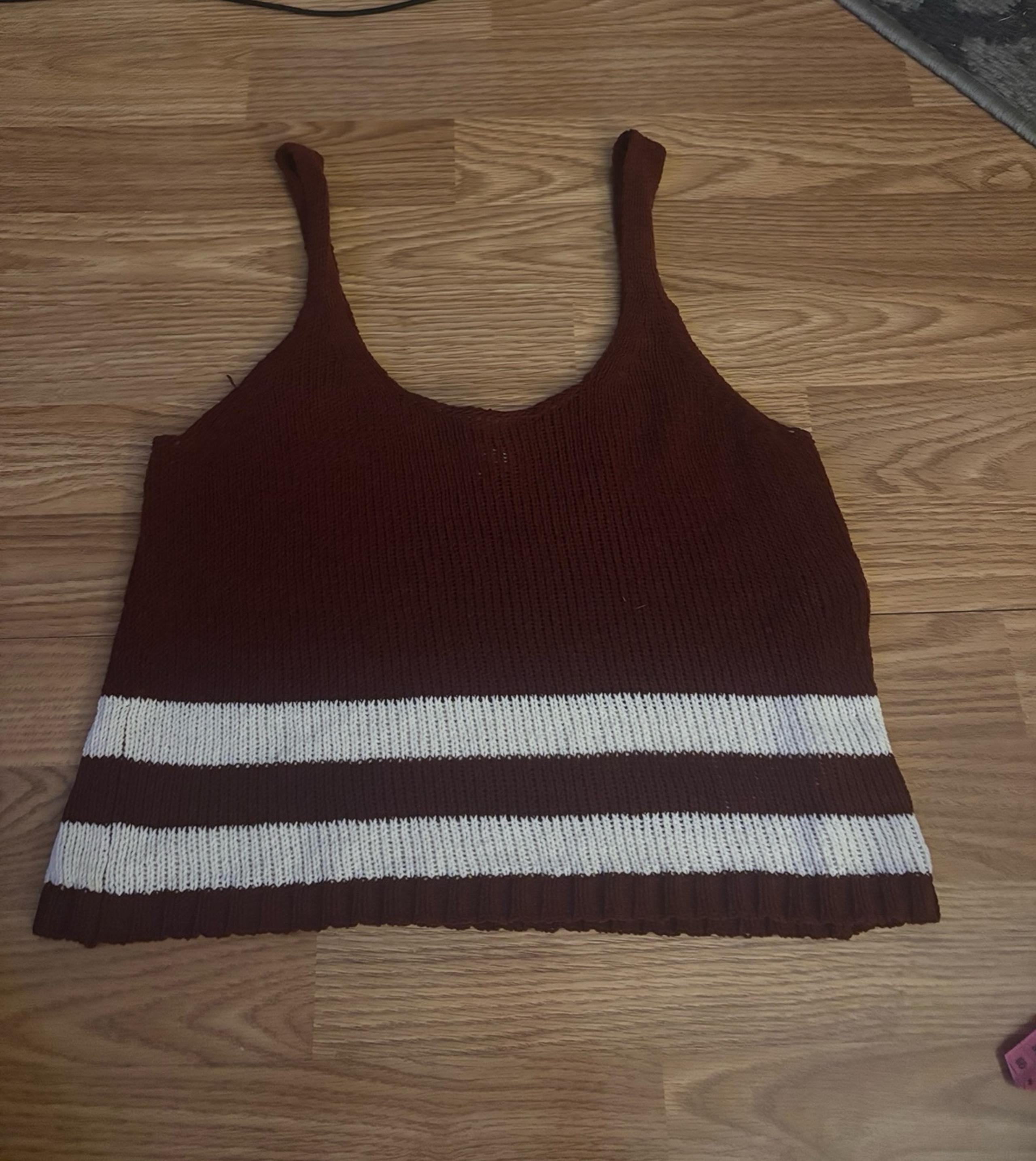 American Eagle Sweater Tank Top Size Small