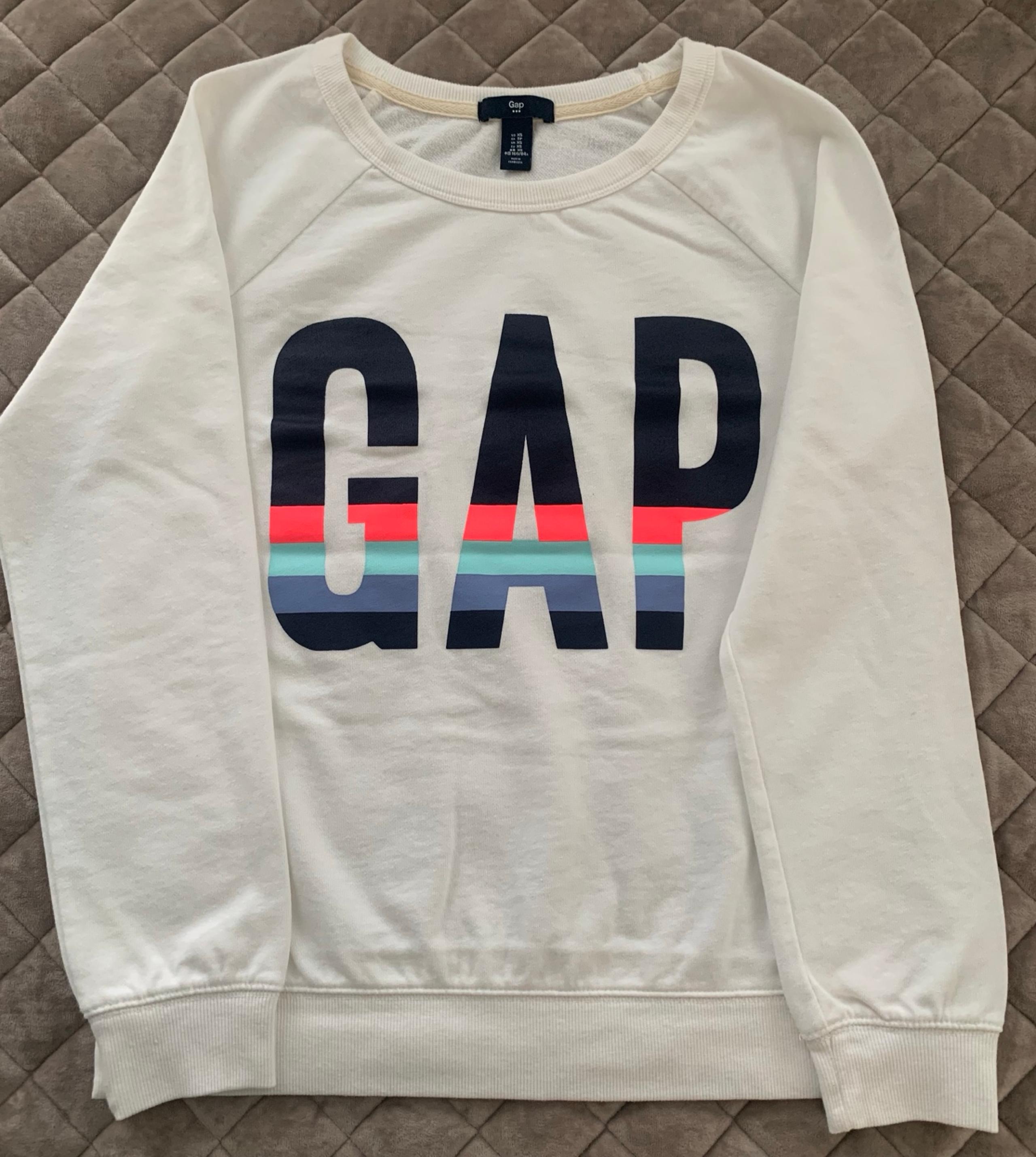 Gap sweatshirt