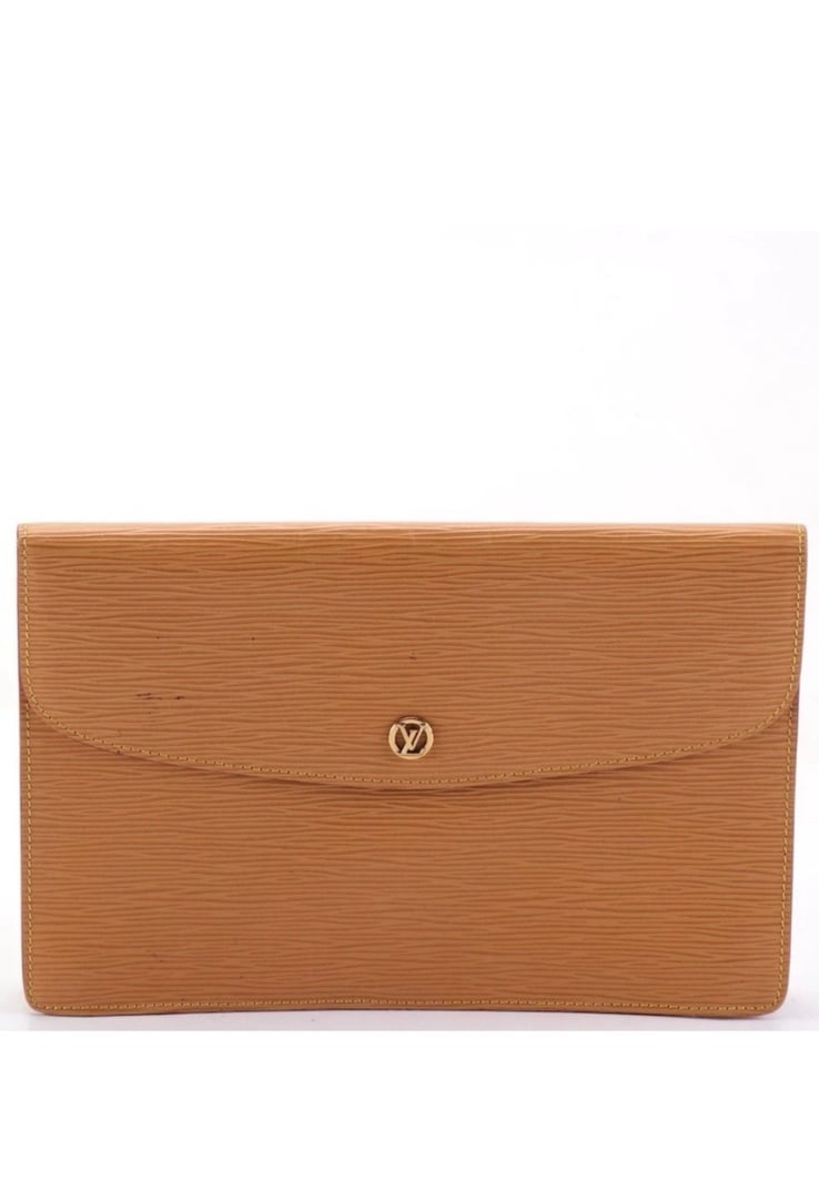 Beautiful and AUTHENTIC Louis Vuitton Montaigne 27 Clutch