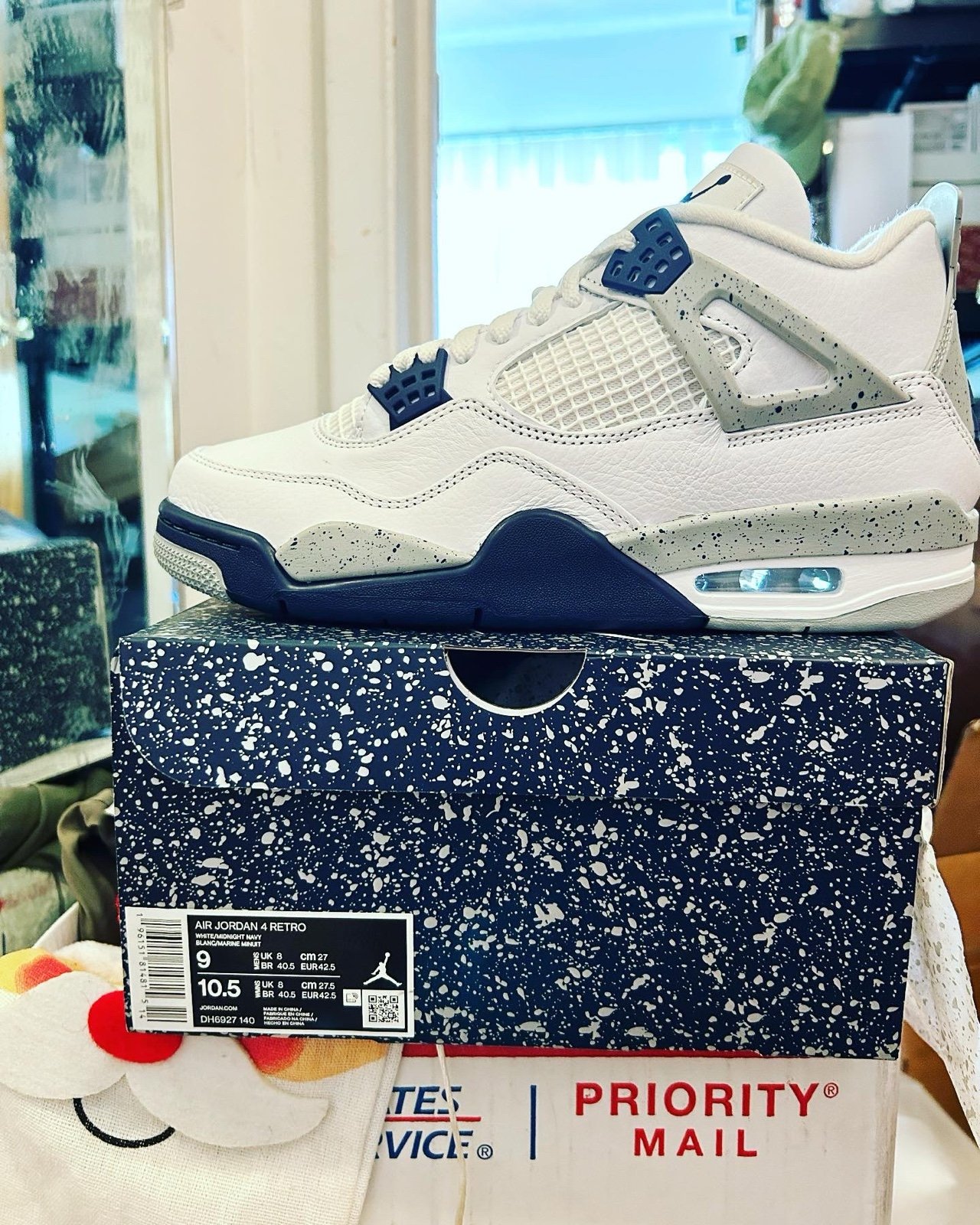 Jordan 4 retros midnight navy size 9m brand new og box