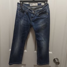 BKE women's blue sz 24 crop Stella