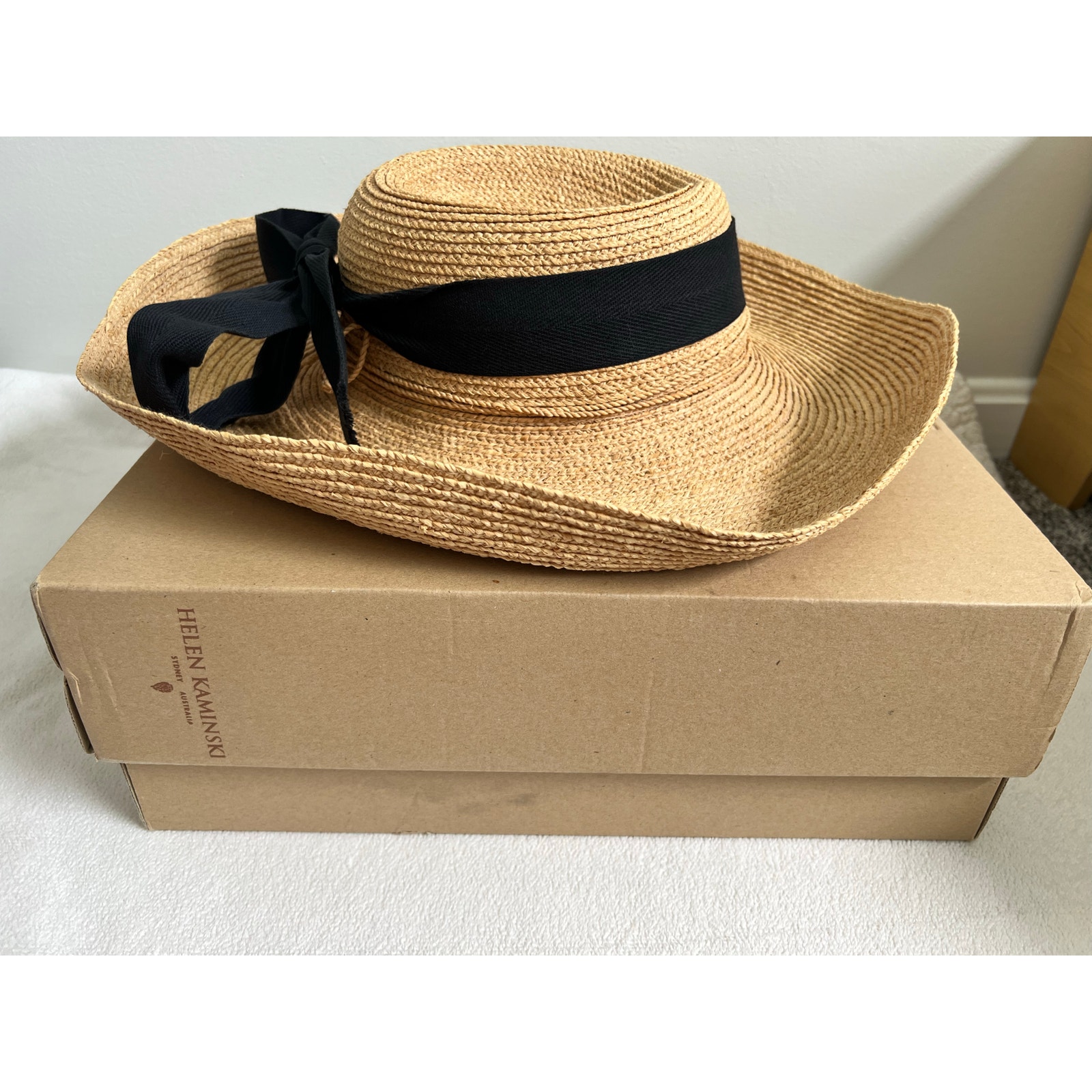 Helen Kaminski Newport 100% Raffia Wide Brim Sun Hat Size