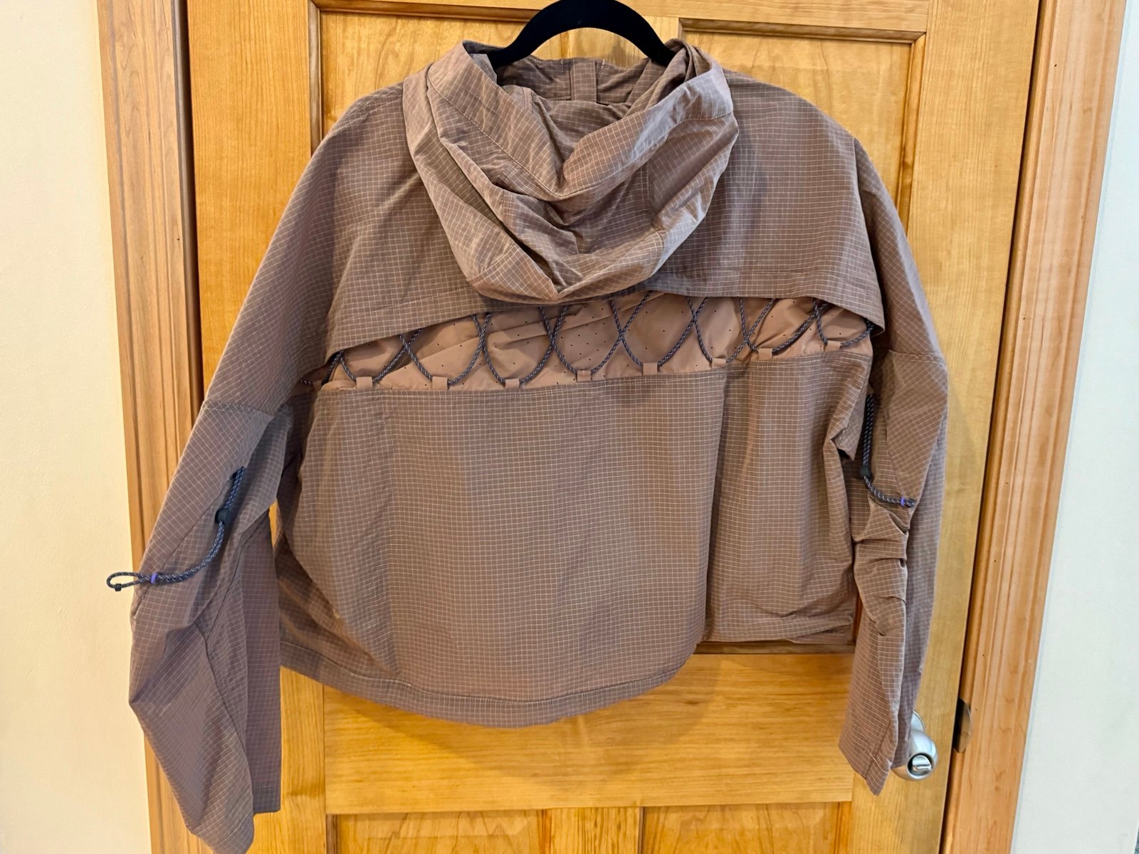 Lululemon Cinch-Back Half-Zip Hiking Pullover 10 New without tags