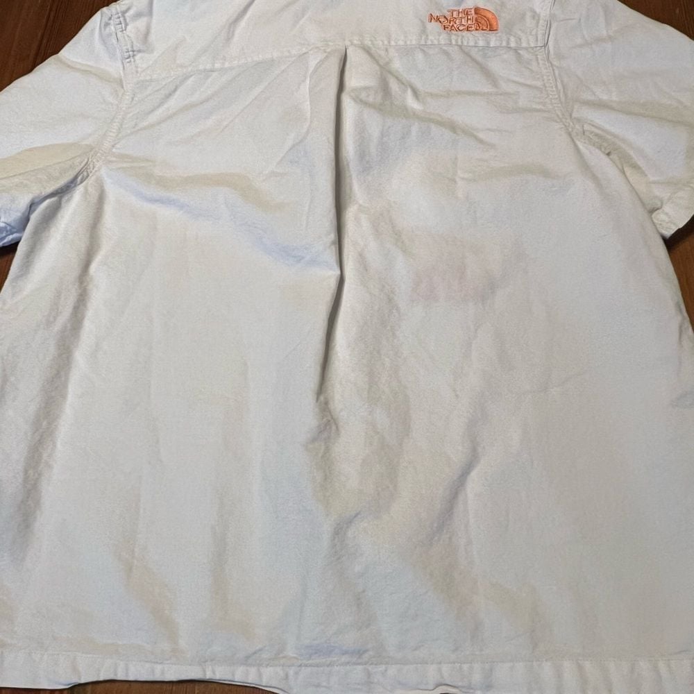 The North Face Valley Utility Logo Shirt in Gardenia White