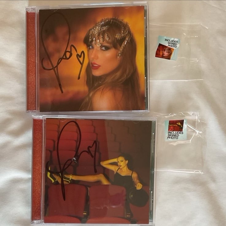Taylor Swift The Life of a Showgirl Signed CD autograph bundle 1 & 4 art card